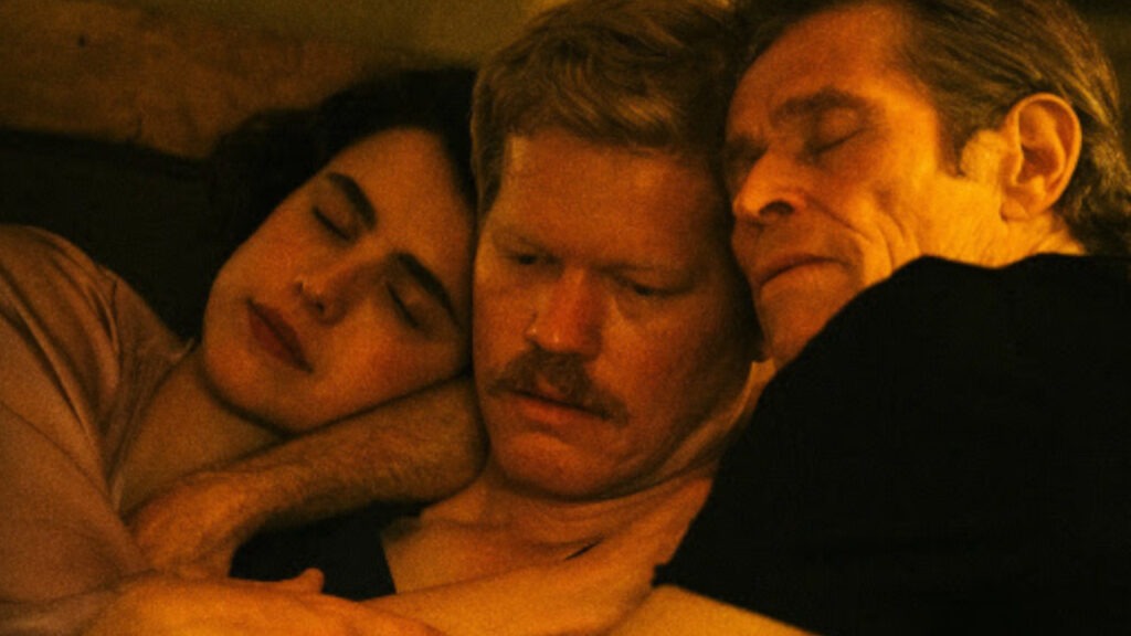 Margaret Qualley, Willem Defoe e Jesse Plemons in una scena di Kinds of Kindness