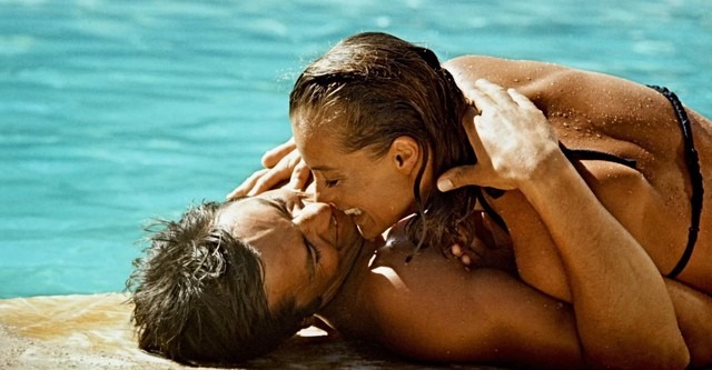 Romy Schneider e Alain Delon in una scena de La Piscina